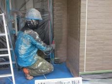 外壁の中塗り　えびの市　リビング亀沢